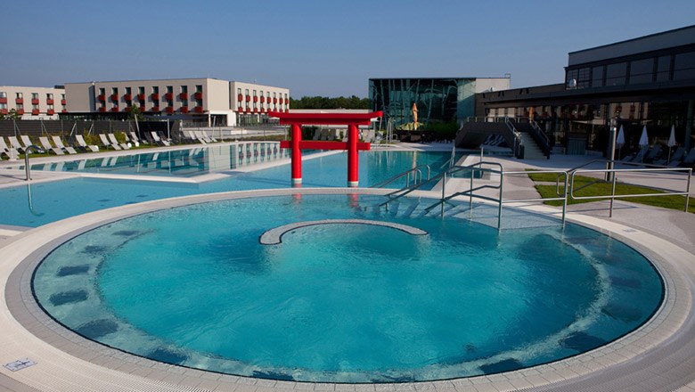 Außenbereich der Therme, © Linsberg Asia